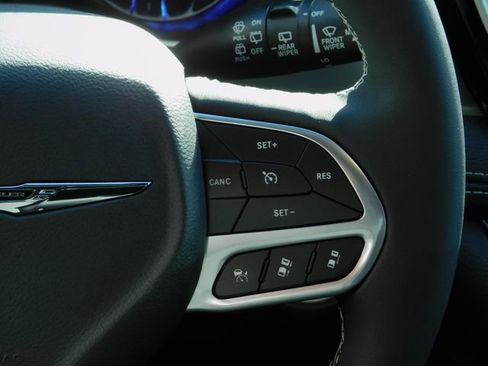 New 2026 Chrysler Pacifica Select image 15