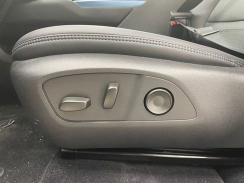 New 2026 Chevrolet Equinox EV LT image 9