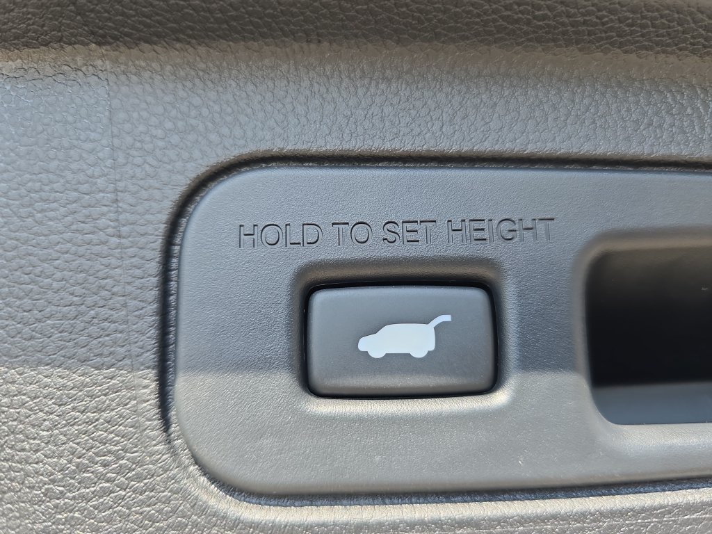 Used 2025 Honda Pilot Touring image 15