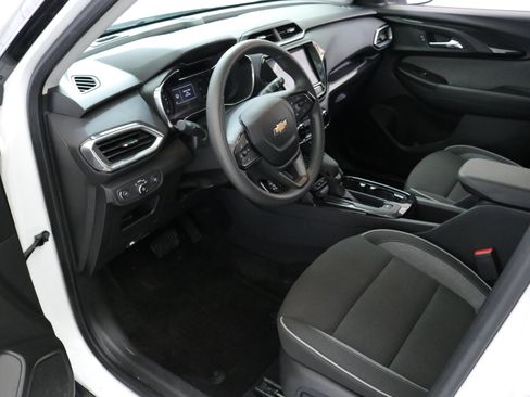 Used 2023 Chevrolet TrailBlazer LT w/ Convenience Package image 23