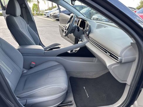 Used 2022 Hyundai Elantra SEL image 22