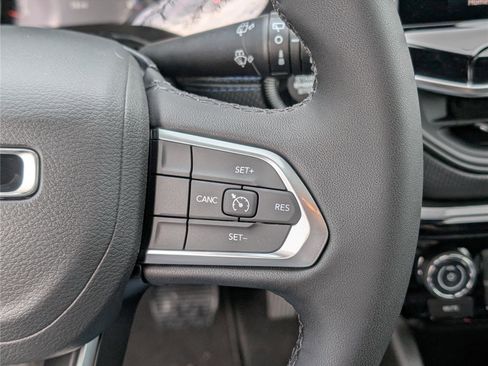 New 2026 Jeep Compass Latitude image 17