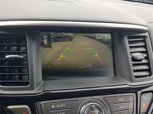 Used 2020 Nissan Pathfinder S image 18