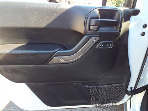 Used 2017 Jeep Wrangler Unlimited Sport image 13