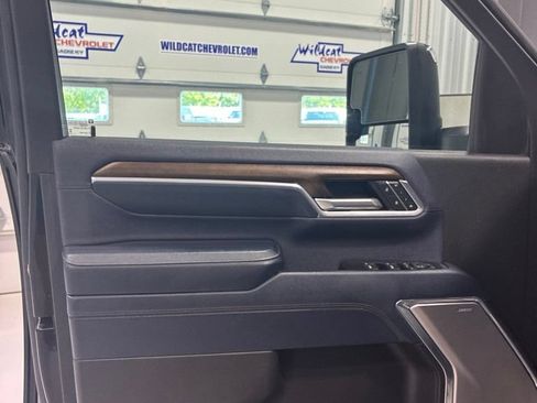 Used 2025 Chevrolet Silverado 2500 High Country w/ High Country Premium Package AWD/4WD image 22