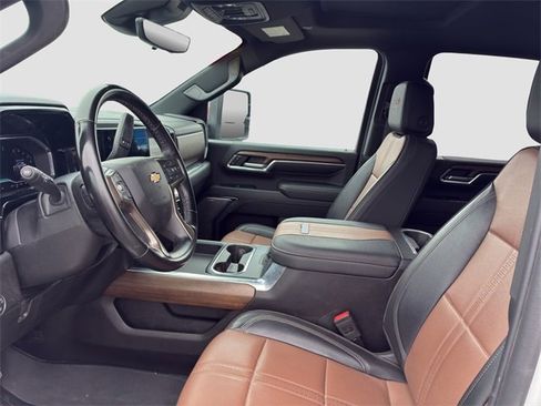 Used 2024 Chevrolet Silverado 3500 High Country w/ High Country Premium Package image 8