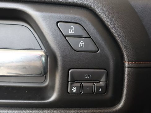 Used 2019 GMC Sierra 1500 AT4 w/ Off Road Performance Package AWD/4WD image 13