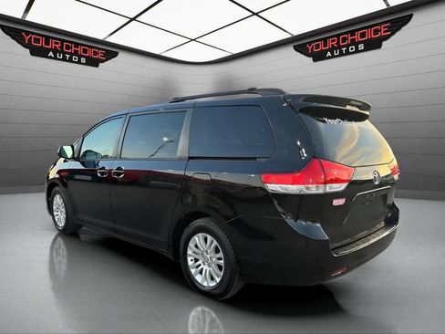 Used 2012 Toyota Sienna Limited image 3