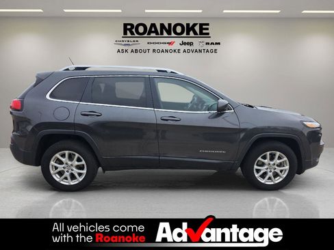 Used 2016 Jeep Cherokee Latitude w/ Safety/Convenience Group image 10