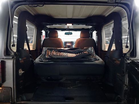 Used 2016 Jeep Wrangler Sport image 9