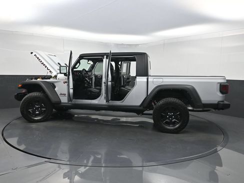 Used 2022 Jeep Gladiator Mojave AWD/4WD image 36