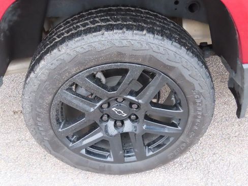 Used 2024 Chevrolet Colorado Z71 w/ Z71 Convenience Package 2 image 16