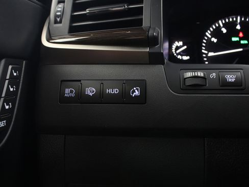 Used 2019 Lexus LX 570 4WD w/ Inspiration Series image 64