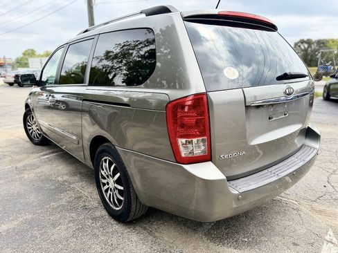 Used 2011 Kia Sedona EX FWD image 5