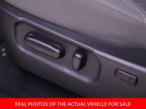 Used 2022 Toyota Tacoma SR5 AWD/4WD image 16