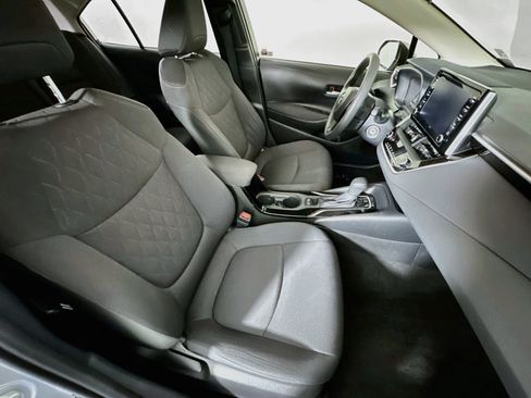 Used 2020 Toyota Corolla LE FWD image 29