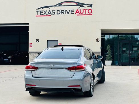 Used 2015 Hyundai Genesis 3.8 w/ Option Group 03 RWD image 10