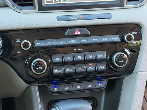 Used 2018 Kia Sportage EX w/ EX Technology Package FWD image 22