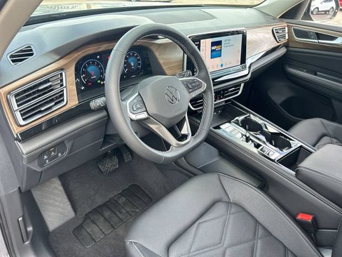 New 2026 Volkswagen Atlas SE FWD image 14
