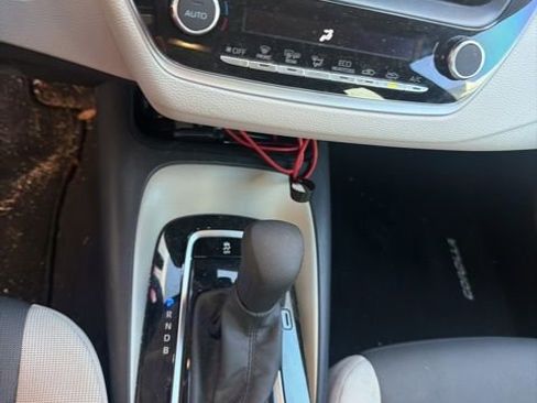 Used 2023 Toyota Corolla LE w/ LE Convenience Package FWD image 5