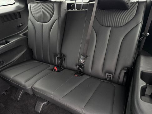 Used 2023 Hyundai Palisade Calligraphy image 9