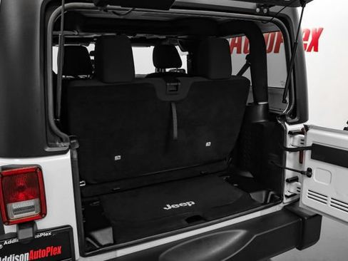 Used 2015 Jeep Wrangler Sport w/ Connectivity Group AWD/4WD image 36