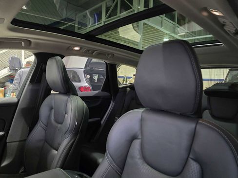 Used 2023 Volvo XC60 T8 Ultimate image 22