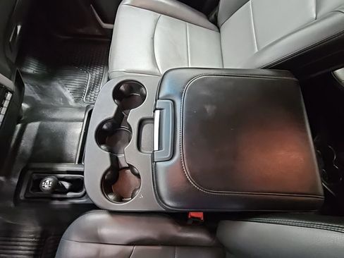 Used 2024 RAM 2500 Tradesman w/ Chrome Appearance Group image 21