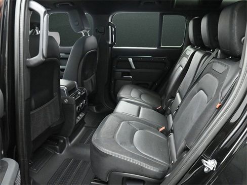 Used 2023 Land Rover Defender 110 X-Dynamic SE image 14