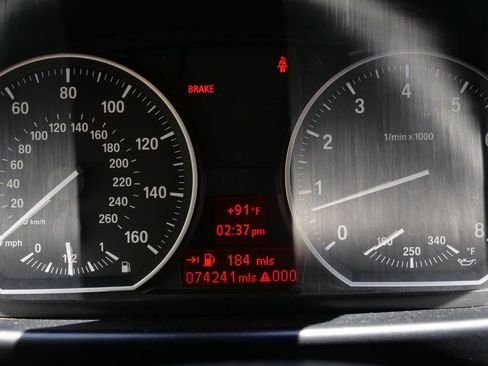 Used 2011 BMW 135i Convertible RWD image 13