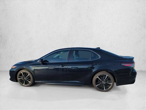 Used 2019 Toyota Camry XSE FWD image 5