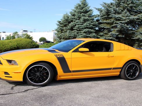 Used 2013 Ford Mustang Boss 302 w/ Boss 302 Accessory Pkg image 4