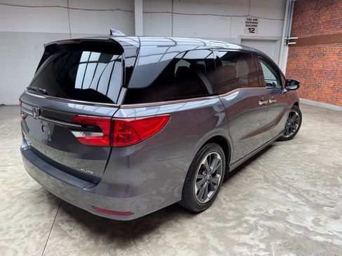 Used 2023 Honda Odyssey Elite image 5
