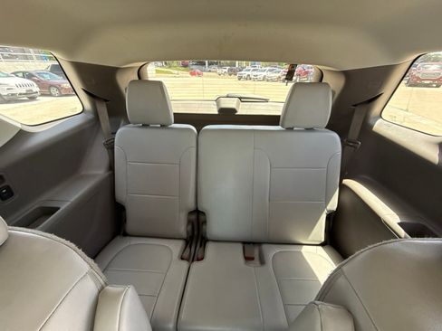 Used 2019 Chevrolet Traverse Premier FWD image 26