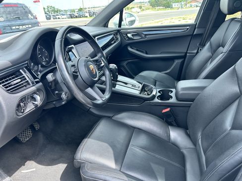 Used 2024 Porsche Macan AWD/4WD image 11