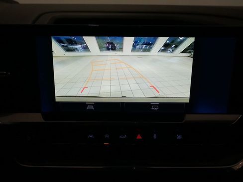 Used 2024 Chevrolet Silverado 1500 LT image 17