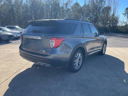 Certified 2023 Ford Explorer XLT w/ Equipment Group 202A image 7