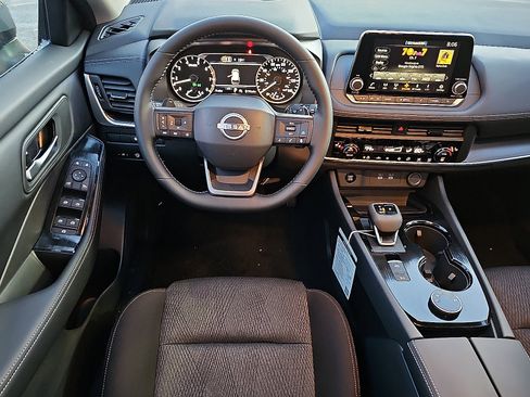 New 2026 Nissan Rogue SV w/ Cold Weather Package AWD/4WD image 6