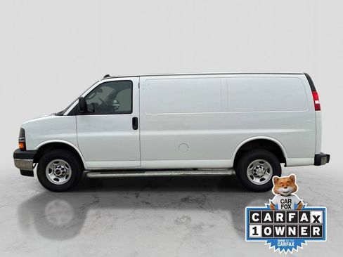 Used 2024 Chevrolet Express 2500 w/ Driver Convenience Package RWD image 4