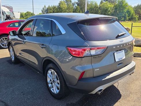 Used 2022 Ford Escape SE w/ Convenience Package FWD image 10