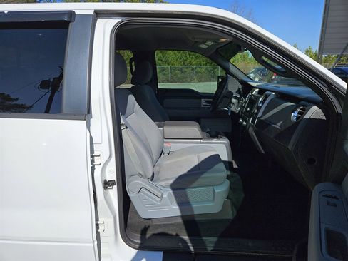 Used 2011 Ford F150 XLT w/ XLT Chrome Pkg image 8