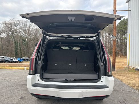 Used 2020 Cadillac Escalade Platinum image 35