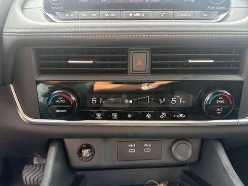 Used 2025 Nissan Rogue SV FWD image 21