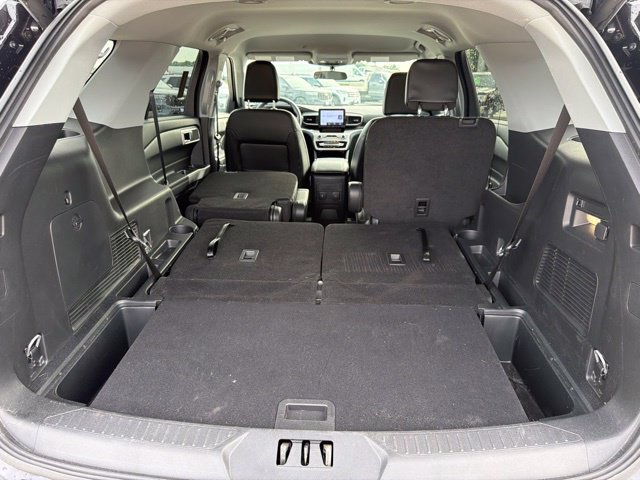 Used 2024 Ford Explorer XLT w/ Equipment Group 202A AWD/4WD image 22