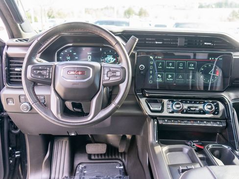 Used 2025 GMC Sierra 2500 AT4X image 16