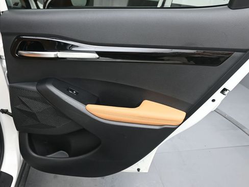 Used 2024 Kia Seltos EX image 10