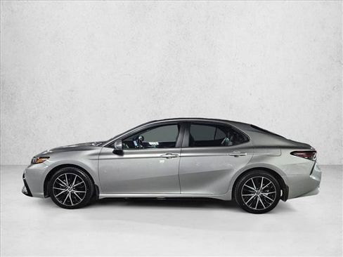 Used 2023 Toyota Camry SE FWD image 8