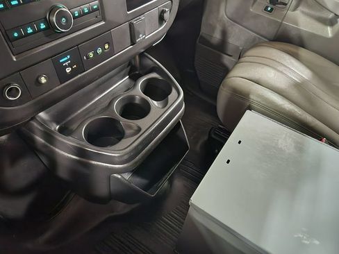 Used 2021 Chevrolet Express 3500 w/ Driver Convenience Package RWD image 40