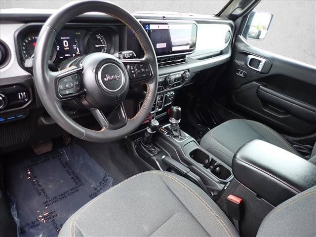Used 2024 Jeep Wrangler Unlimited AWD/4WD image 10