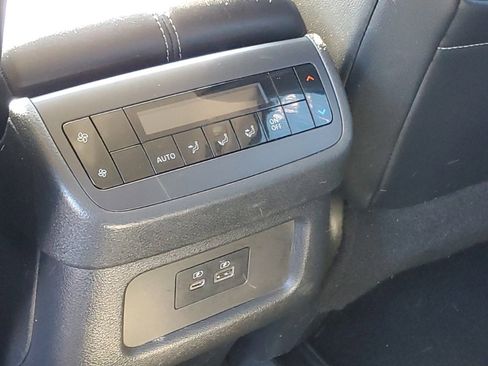 Used 2022 Nissan Pathfinder SL image 28